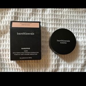 bareMinerals BAREPRO Foundation - Light 20 Cool